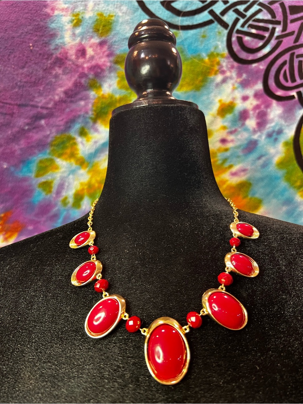 Charming Charlies Elegant Red Oval Statement Necklace - vintage